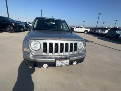 Used 2015 Jeep Patriot Sport w/ Power Value Group FWD image 3