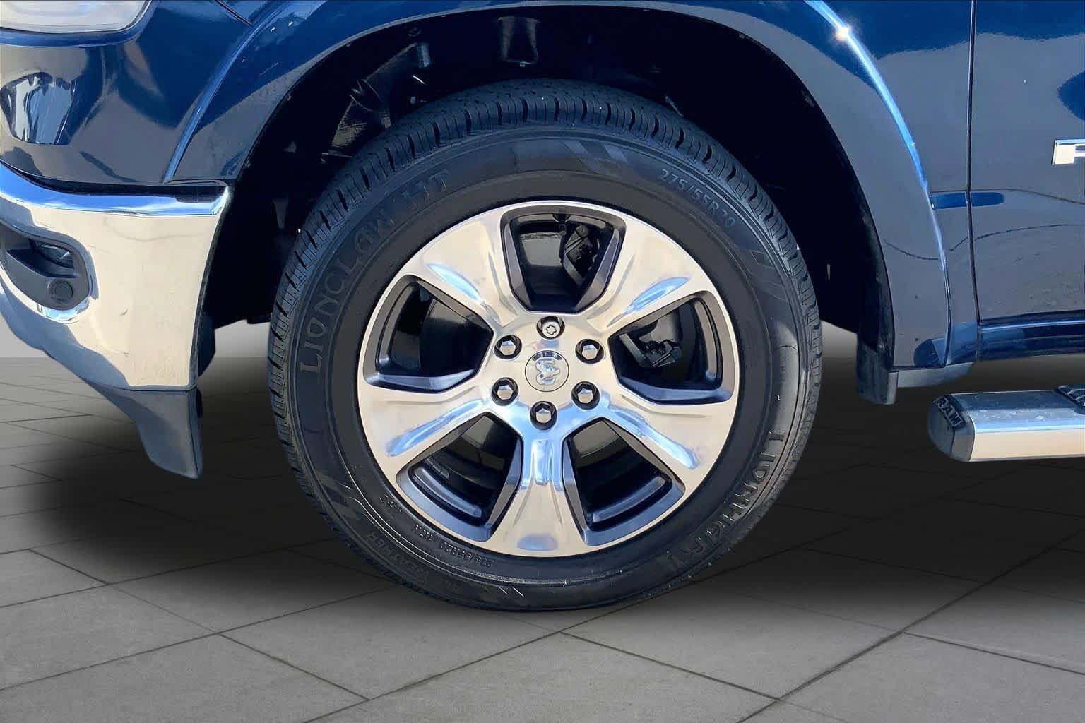 Used 2019 RAM 1500 Laramie AWD/4WD image 11