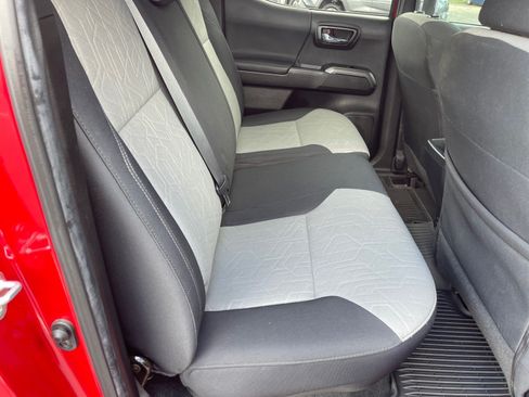 Used 2023 Toyota Tacoma TRD Off-Road AWD/4WD image 18