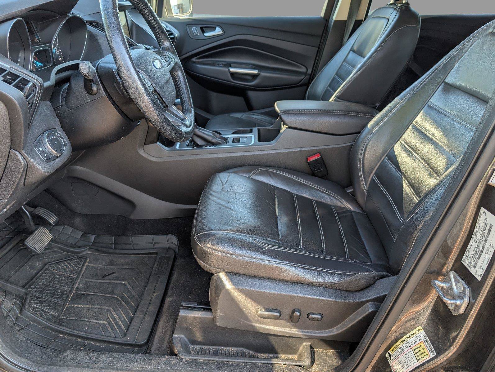 Used 2017 Ford Escape Titanium AWD/4WD image 3