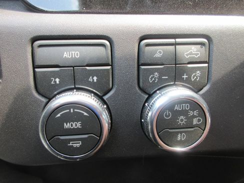 New 2026 GMC Sierra 1500 Elevation image 17