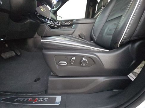 Used 2023 GMC Sierra 1500 AT4X image 22