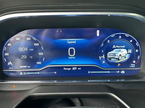 Used 2023 Chevrolet Suburban Premier image 27