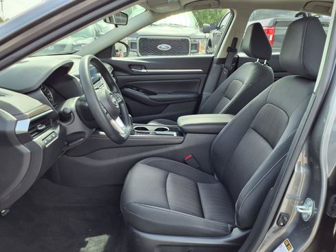 Used 2023 Nissan Altima 2.5 SV FWD image 17
