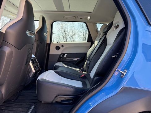 Used 2022 Land Rover Range Rover Sport SVR image 13