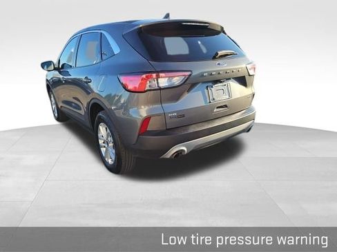 Used 2022 Ford Escape SE image 16