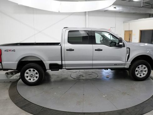 Used 2023 Ford F250 XLT AWD/4WD image 8