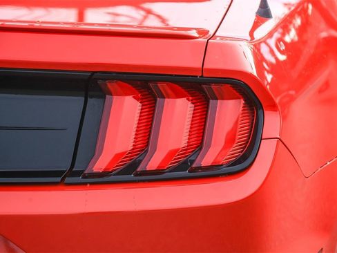 Used 2019 Ford Mustang GT Premium image 9