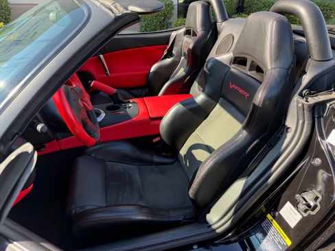 Used 2004 Dodge Viper SRT-10 image 13