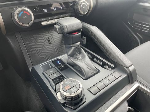 Used 2025 Toyota Tacoma TRD Off-Road image 41