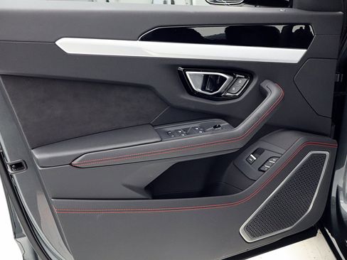 Used 2020 Lamborghini Urus image 47