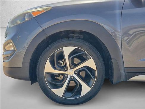 Used 2017 Hyundai Tucson Sport FWD image 16
