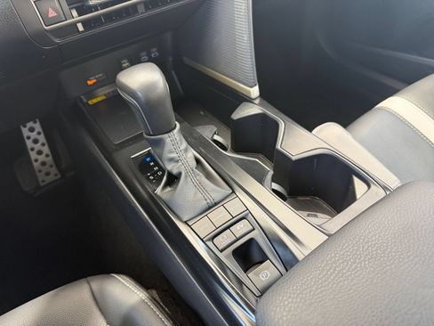 Used 2026 Toyota Camry SE FWD image 41