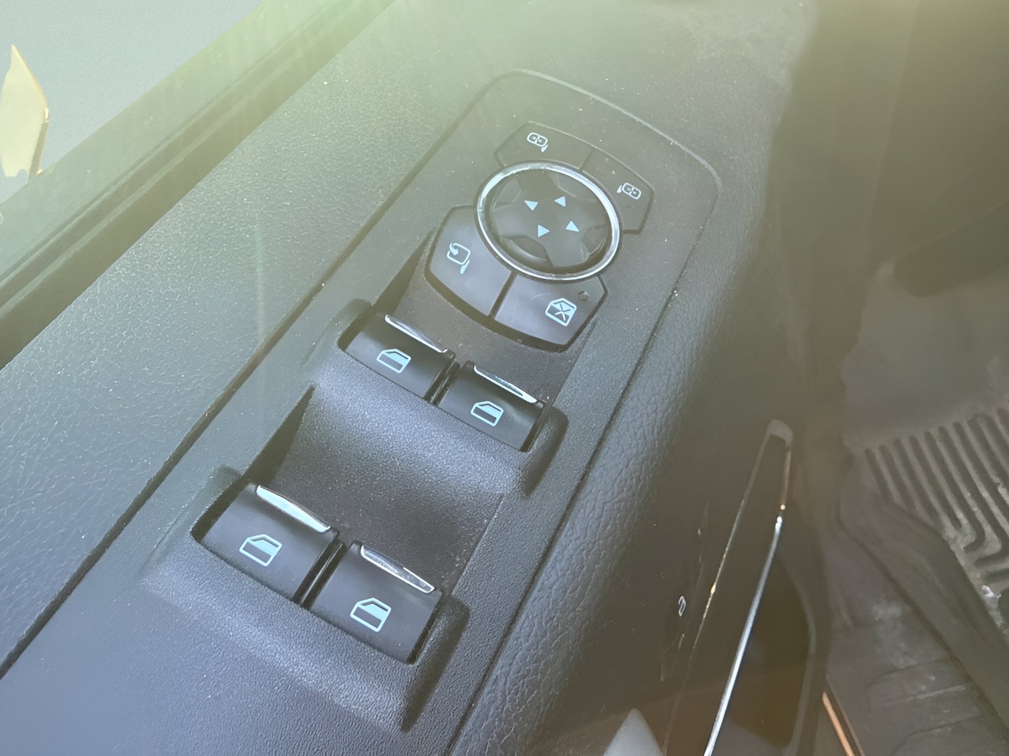 Used 2020 Ford F150 Lariat w/ Equipment Group 502A Luxury AWD/4WD image 17