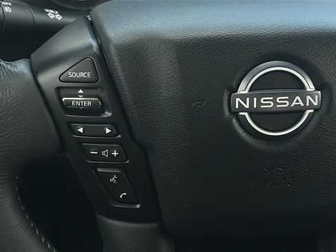 Used 2024 Nissan Frontier SL w/ Technology Package AWD/4WD image 11