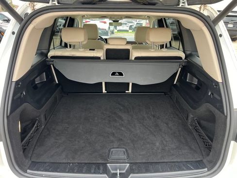 Used 2023 Mercedes-Benz GLB 250 4MATIC w/ Premium Package image 14