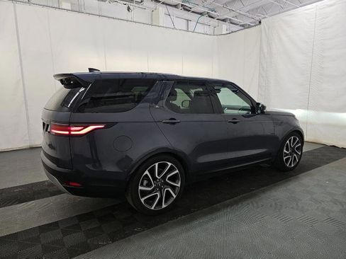 Used 2024 Land Rover Discovery S image 3