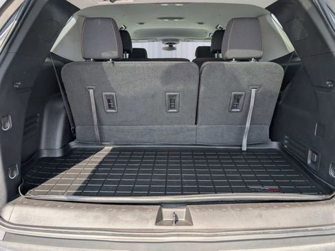 Used 2020 Chevrolet Traverse LS FWD image 11