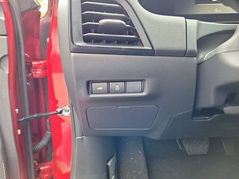 New 2027 Nissan Sentra SV w/ SV Convenience Package FWD image 18