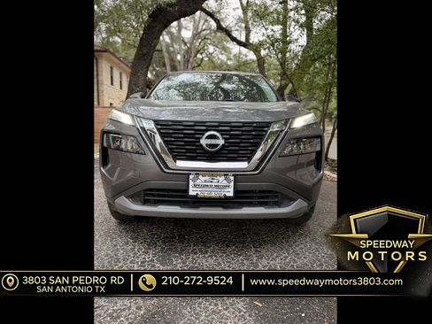 Used 2022 Nissan Rogue S FWD image 2