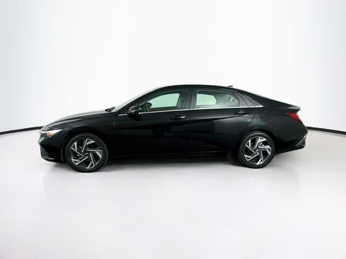 Used 2024 Hyundai Elantra Limited FWD image 4