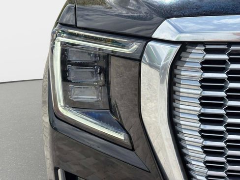Used 2023 GMC Yukon XL Denali AWD/4WD image 10