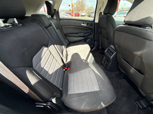 Used 2022 Ford Edge SE w/ Black Appearance Package AWD/4WD image 16