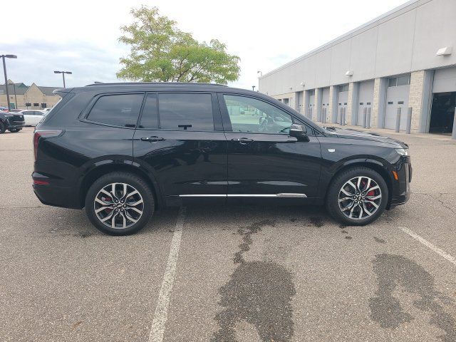 Used 2024 Cadillac XT6 Sport AWD/4WD image 13