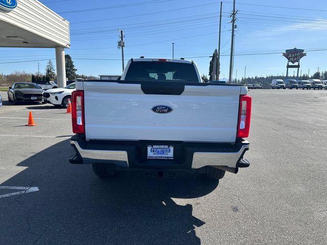 Used 2024 Ford F350 XLT AWD/4WD image 3