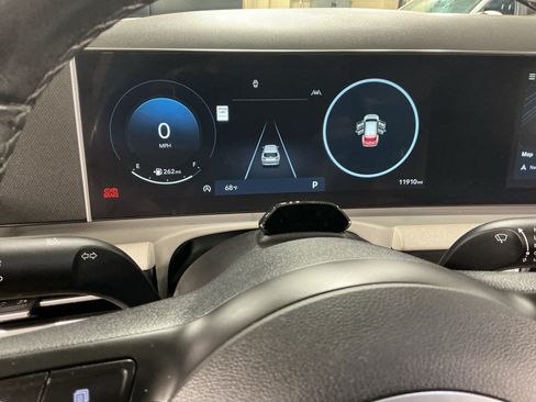 Certified 2025 Hyundai Tucson SEL AWD/4WD image 10