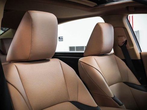 Used 2025 Lexus ES 300h w/ Premium Package image 26