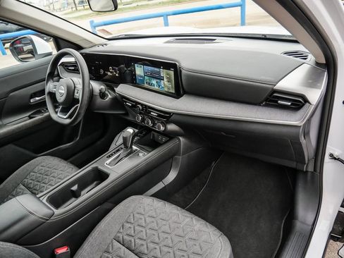 Used 2025 Nissan Kicks SV image 16