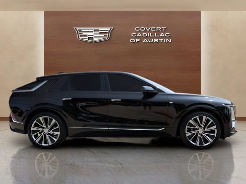 Used 2024 Cadillac Lyriq Luxury w/ Nappa Leather Package AWD/4WD image 4