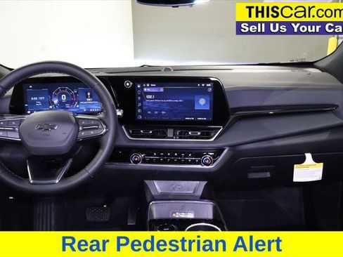 Used 2026 Chevrolet Equinox LT w/ Convenience Package II FWD image 24