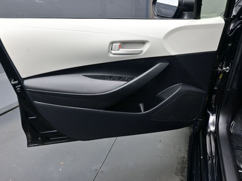 Used 2024 Toyota Corolla LE image 9