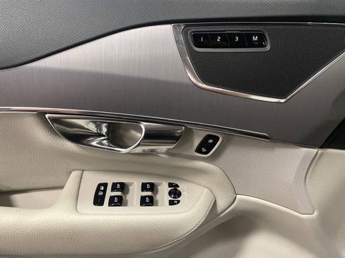 Used 2021 Volvo XC90 T5 Momentum w/ Climate Package image 27