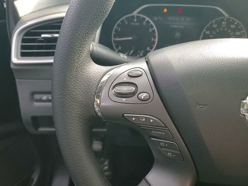 Used 2022 Nissan Murano S image 17