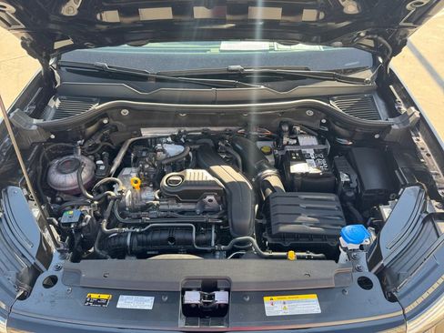 Certified 2025 Volkswagen Taos S AWD/4WD image 20