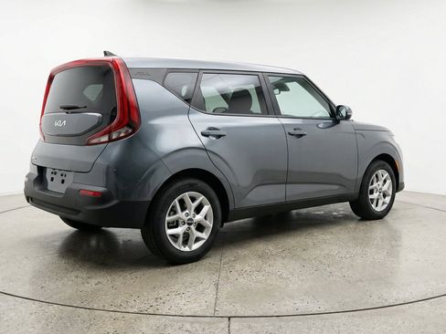 Used 2025 Kia Soul LX w/ LX Technology Package FWD image 9