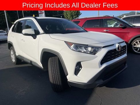 Used 2021 Toyota RAV4 XLE AWD/4WD image 12