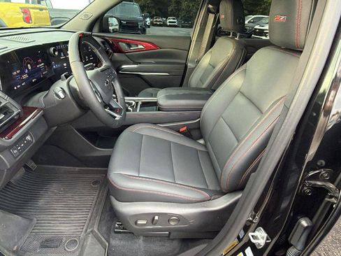 Used 2024 Chevrolet Traverse Z71 w/ Enhanced Driving Package AWD/4WD image 4