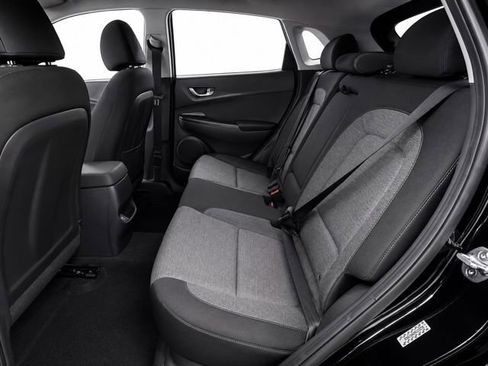 Used 2023 Hyundai Kona SE FWD image 17