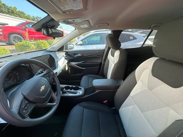 New 2026 Chevrolet Trax LS w/ LS Convenience Package FWD image 9