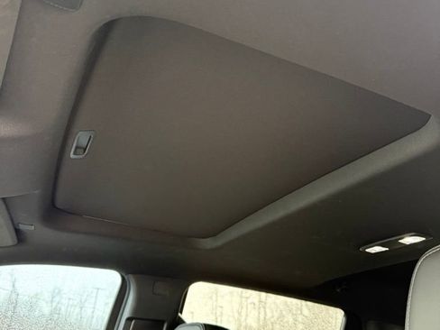 Used 2023 Chevrolet Silverado 2500 High Country w/ Safety Package II image 9