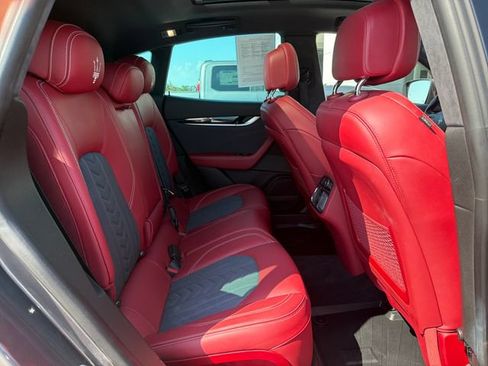 Used 2023 Maserati Levante GT AWD/4WD image 35
