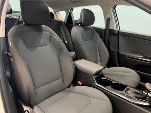Used 2025 Kia K4 FWD image 12