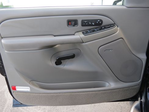 Used 2004 Chevrolet Tahoe LT w/ LT Preferred Equipment Group RWD image 20