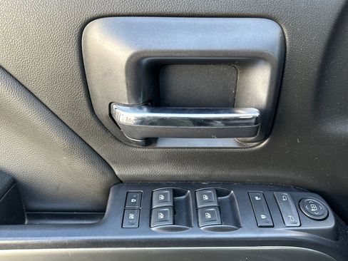 Used 2018 Chevrolet Silverado 1500 LT w/ LT Eassist Package image 11