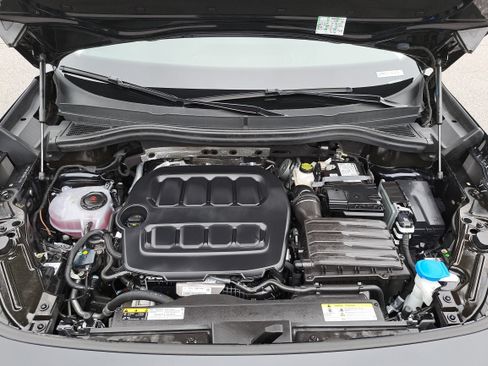 Certified 2025 Volkswagen Tiguan S FWD image 27