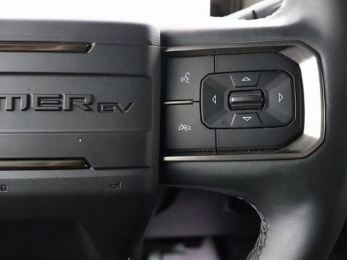 Certified 2025 GMC Hummer EV 2X AWD/4WD image 42